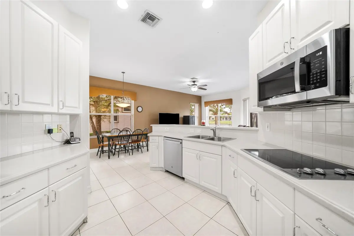 Photo 3 at 11183 NW 69th Place, Parkland