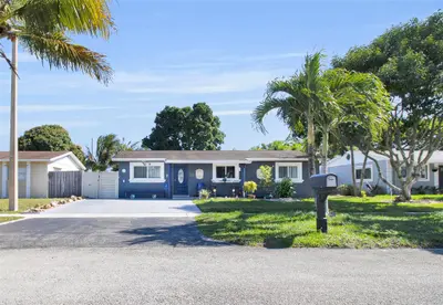 524 SW 72nd Avenue, North Lauderdale – sold