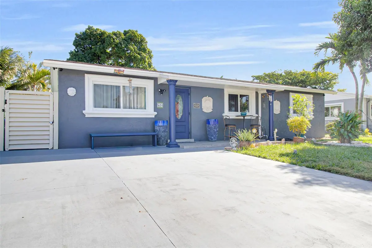 Photo 2 at 524 SW 72nd Avenue, North Lauderdale