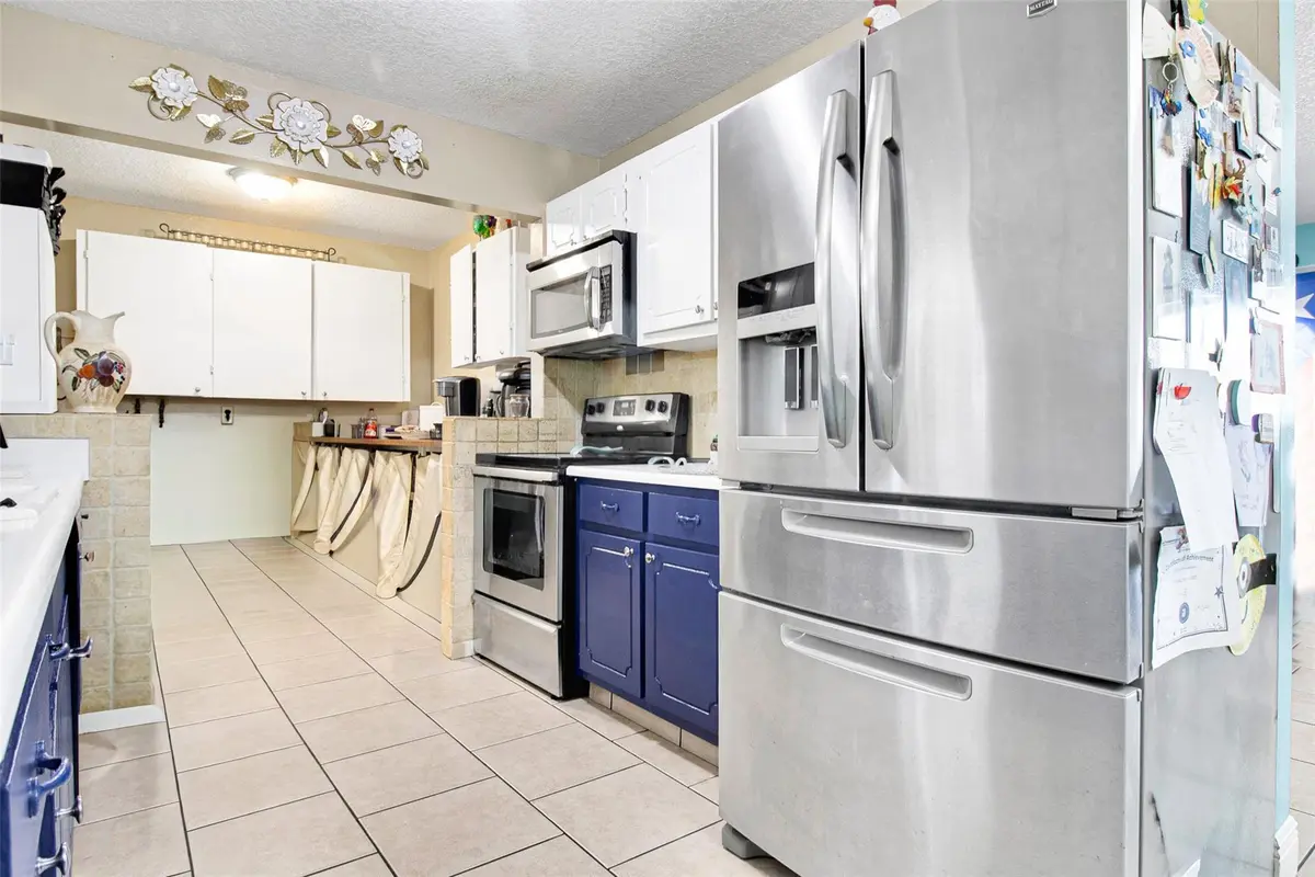 Photo 5 at 524 SW 72nd Avenue, North Lauderdale