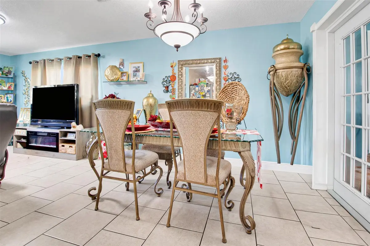 Photo 8 at 524 SW 72nd Avenue, North Lauderdale