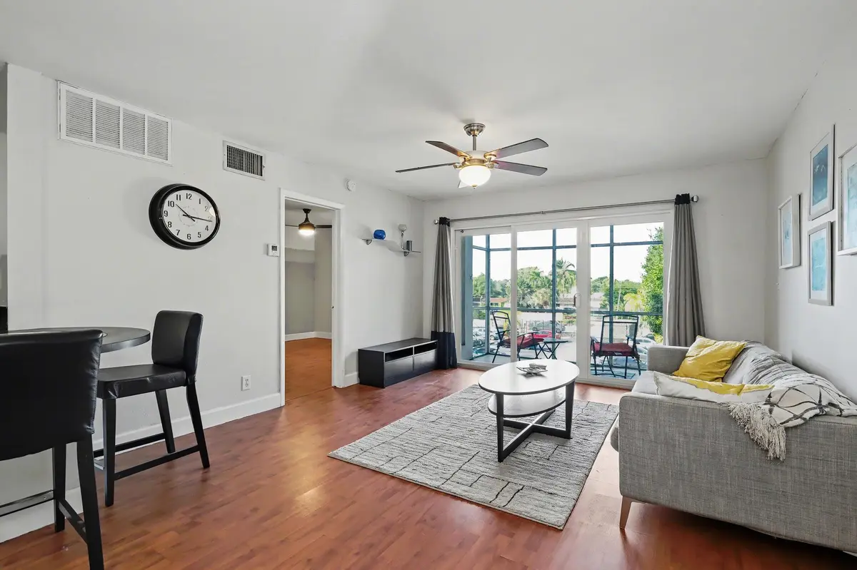 Photo 5 at 3000 NE 16th Avenue 305, Oakland Park