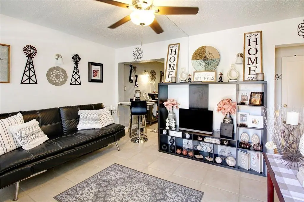 Photo 6 at 306 NE 13th Avenue, Pompano Beach