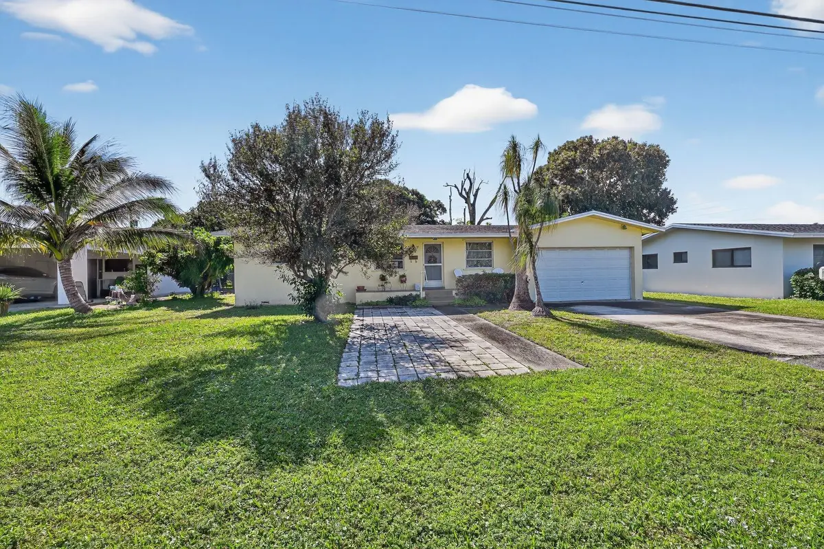 Front view at 812 SW 14th Court, Fort Lauderdale