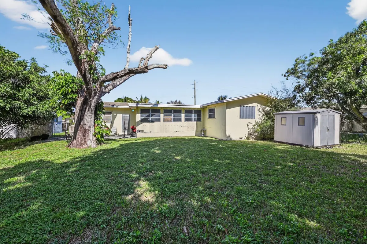 Photo 6 at 812 SW 14th Court, Fort Lauderdale