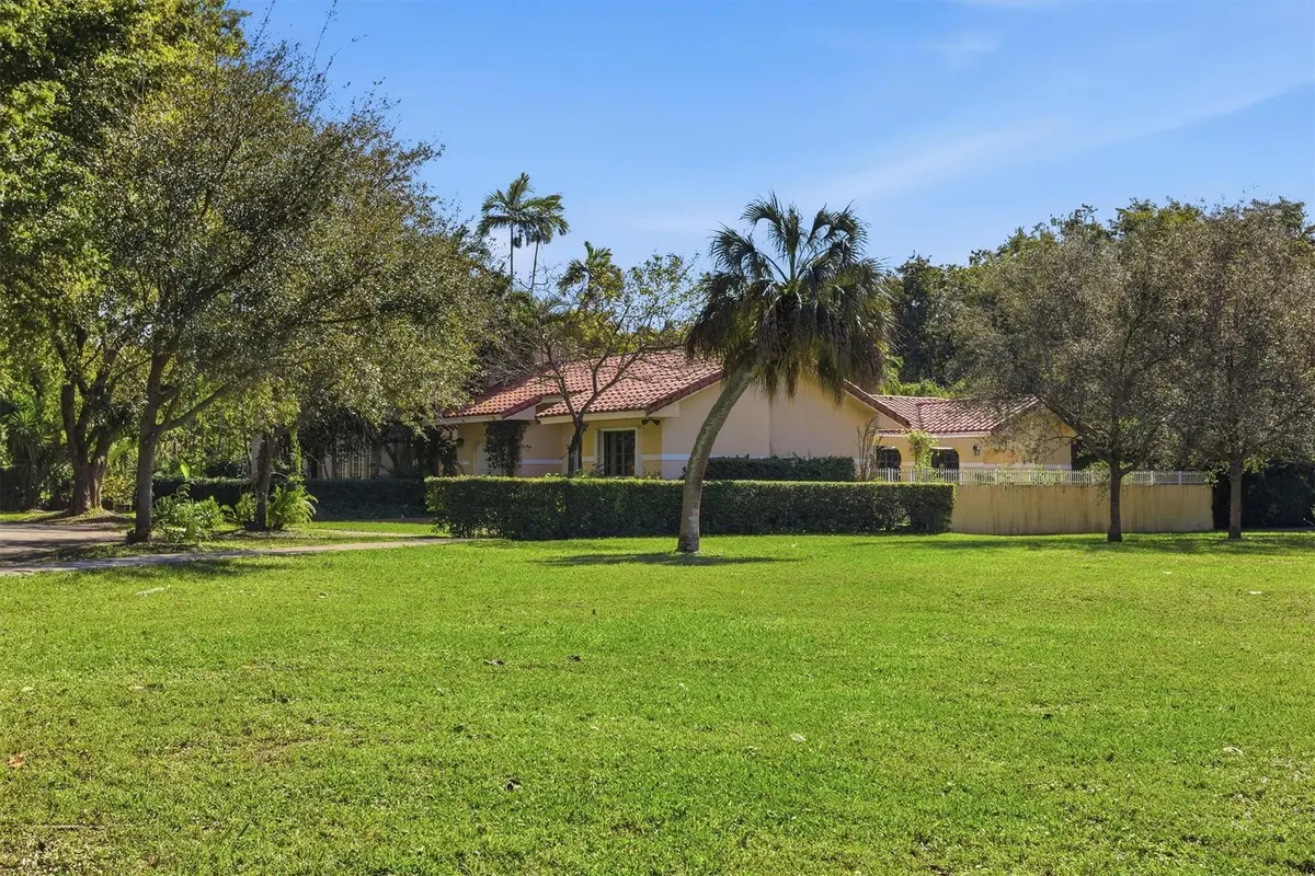Photo 3 at 430 Sarto Avenue, Coral Gables