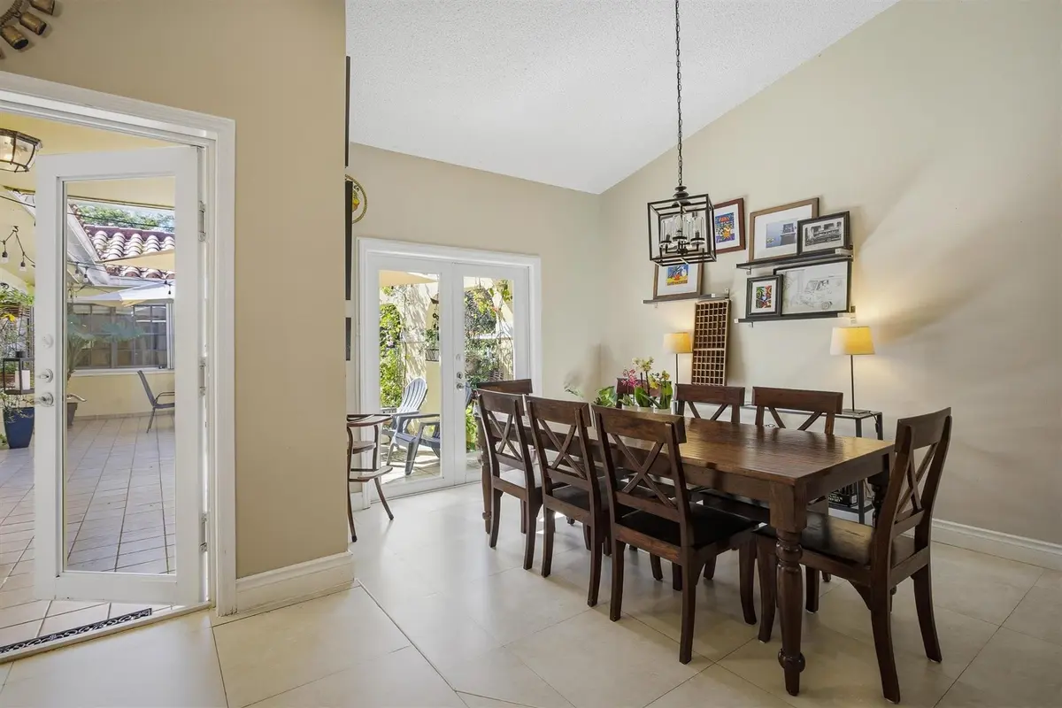 Photo 8 at 430 Sarto Avenue, Coral Gables