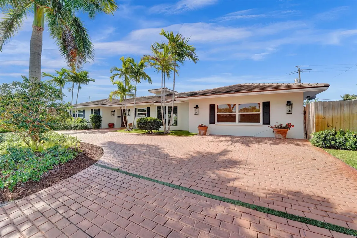 Photo 2 at 2608 NE 35th Street, Fort Lauderdale