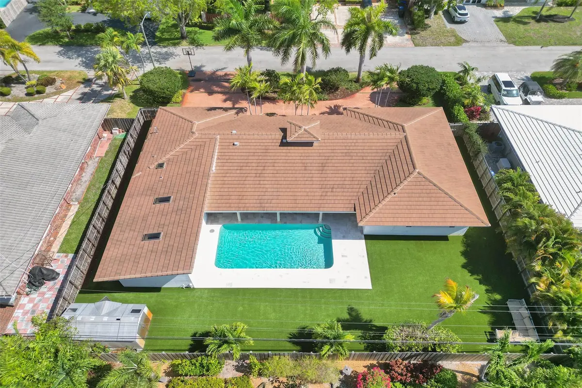Photo 5 at 2608 NE 35th Street, Fort Lauderdale