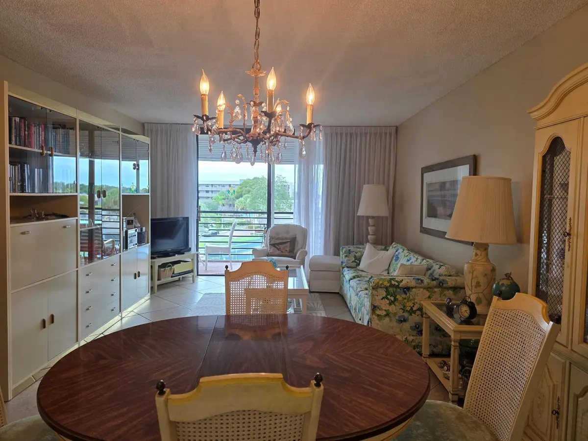 Photo 3 at 1001 Colony Point Circle 405, Pembroke Pines