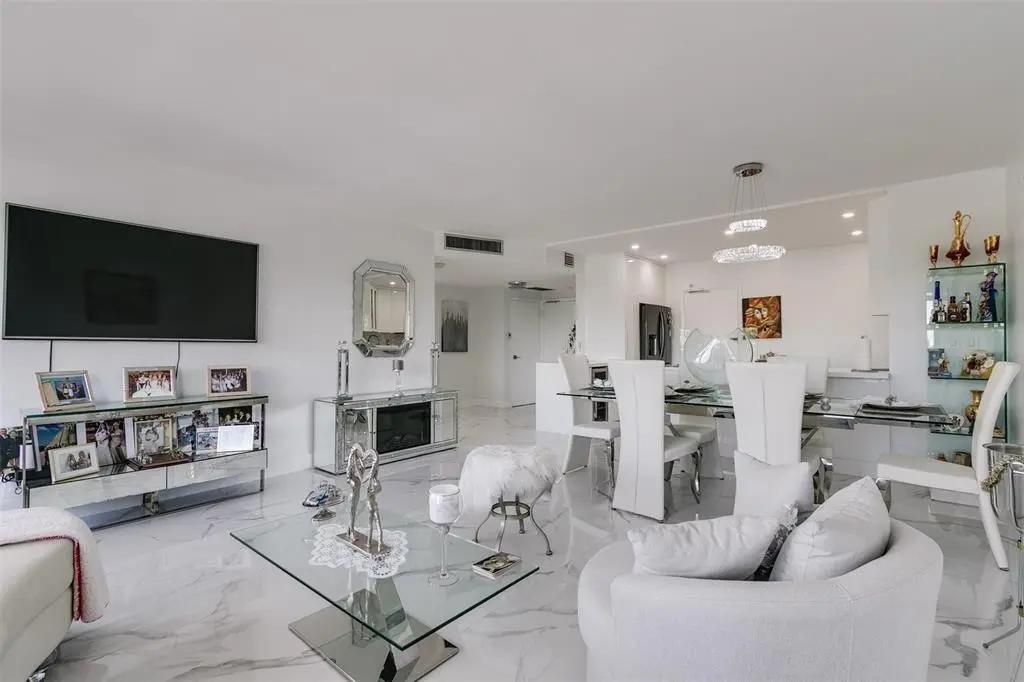 Photo 2 at 3333 NE 34th Street 304, Fort Lauderdale