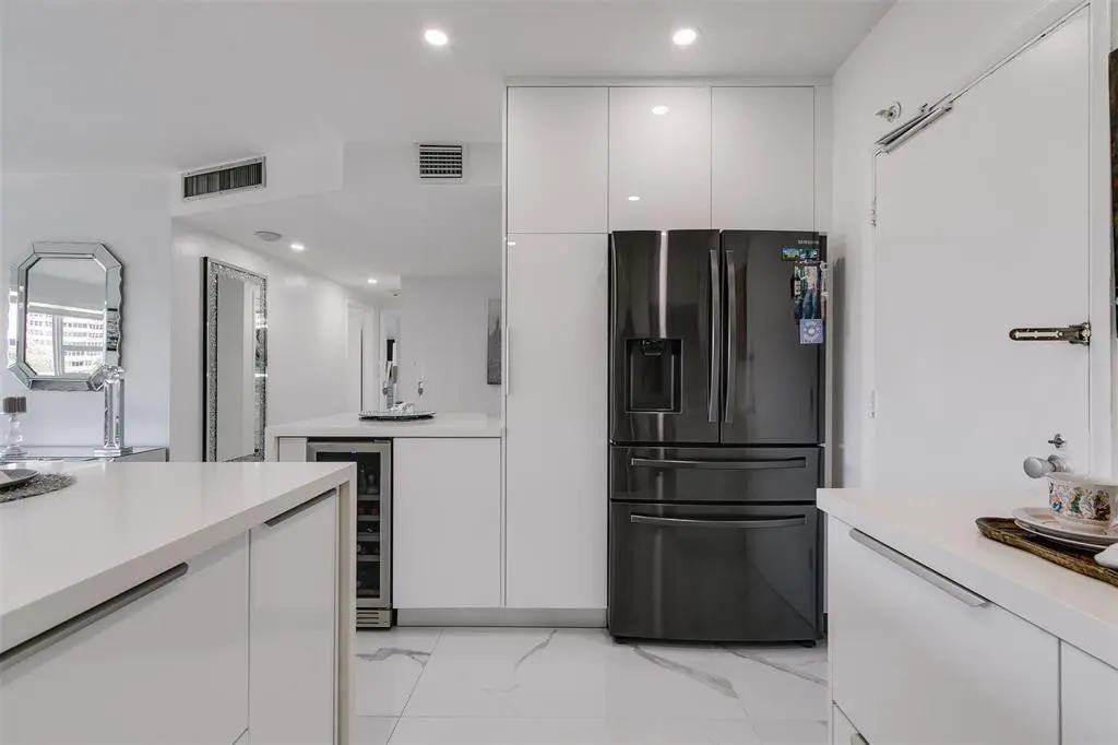 Photo 4 at 3333 NE 34th Street 304, Fort Lauderdale