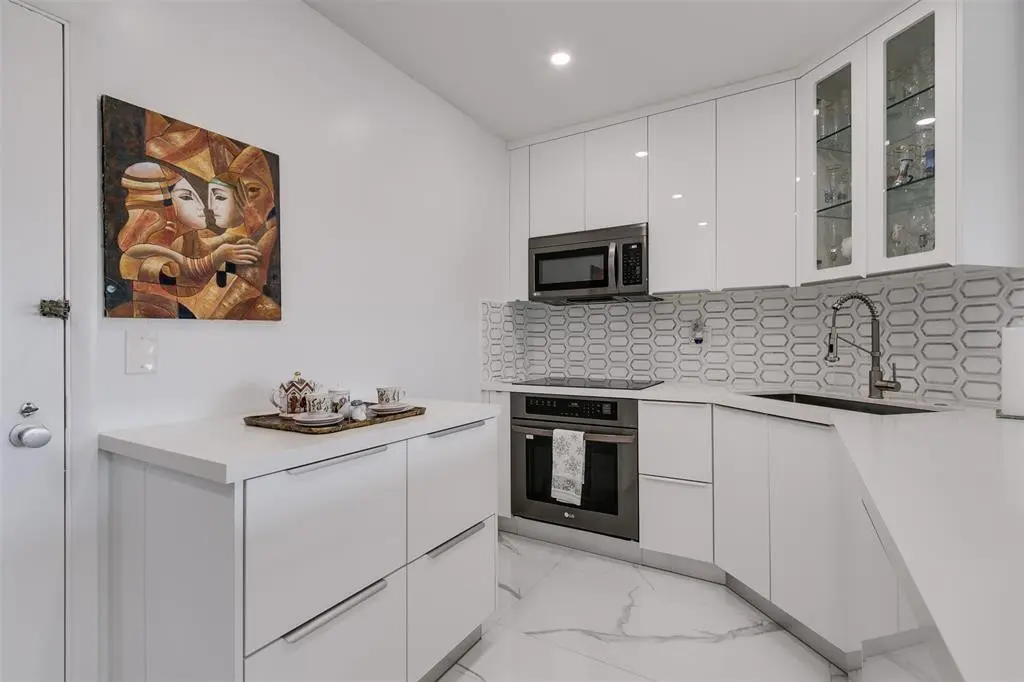 Photo 3 at 3333 NE 34th Street 304, Fort Lauderdale