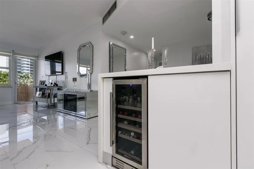 Photo 7 at 3333 NE 34th Street 304, Fort Lauderdale