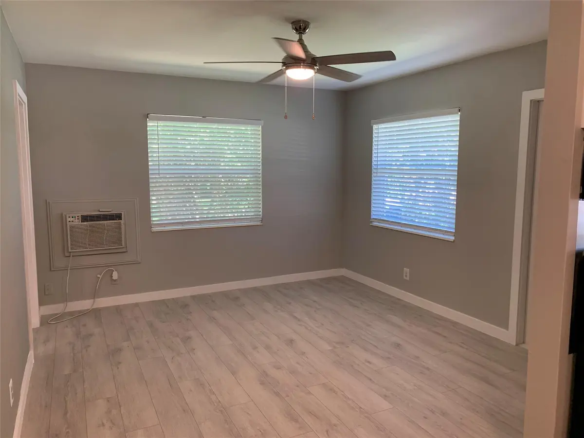Photo 6 at 4385 NE 13th Avenue, Oakland Park