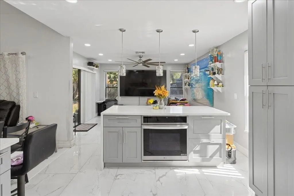 Photo 3 at 5150 NW 75th Avenue, Lauderhill