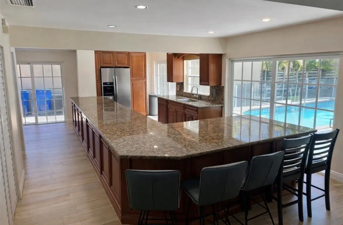 Photo 2 at 4104 N 49th Avenue, Hollywood