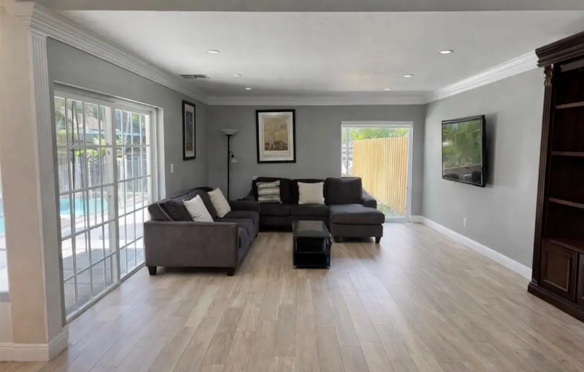 Photo 4 at 4104 N 49th Avenue, Hollywood