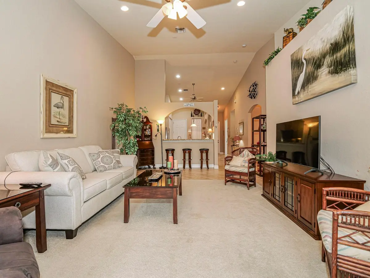 Photo 7 at 6480 Oxford Circle 103C, Vero Beach