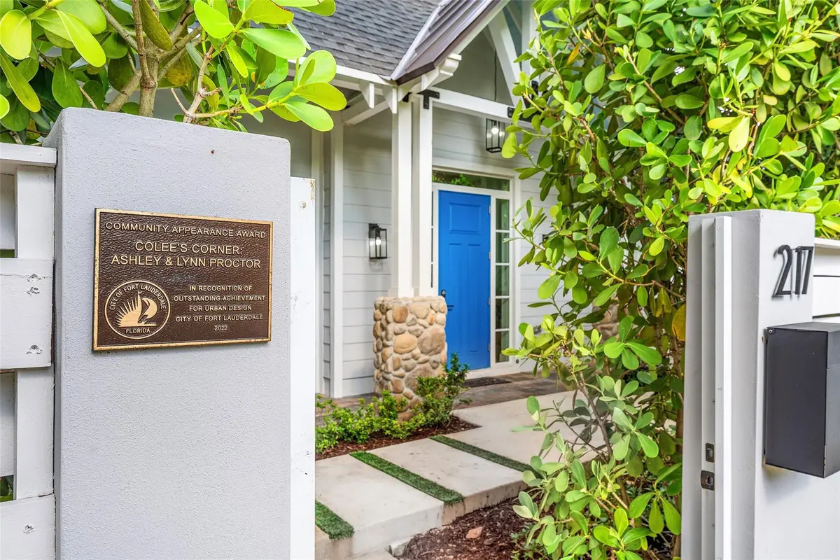 Welcome to Colee's Corner at 217 SE 16th Avenue, Fort Lauderdale