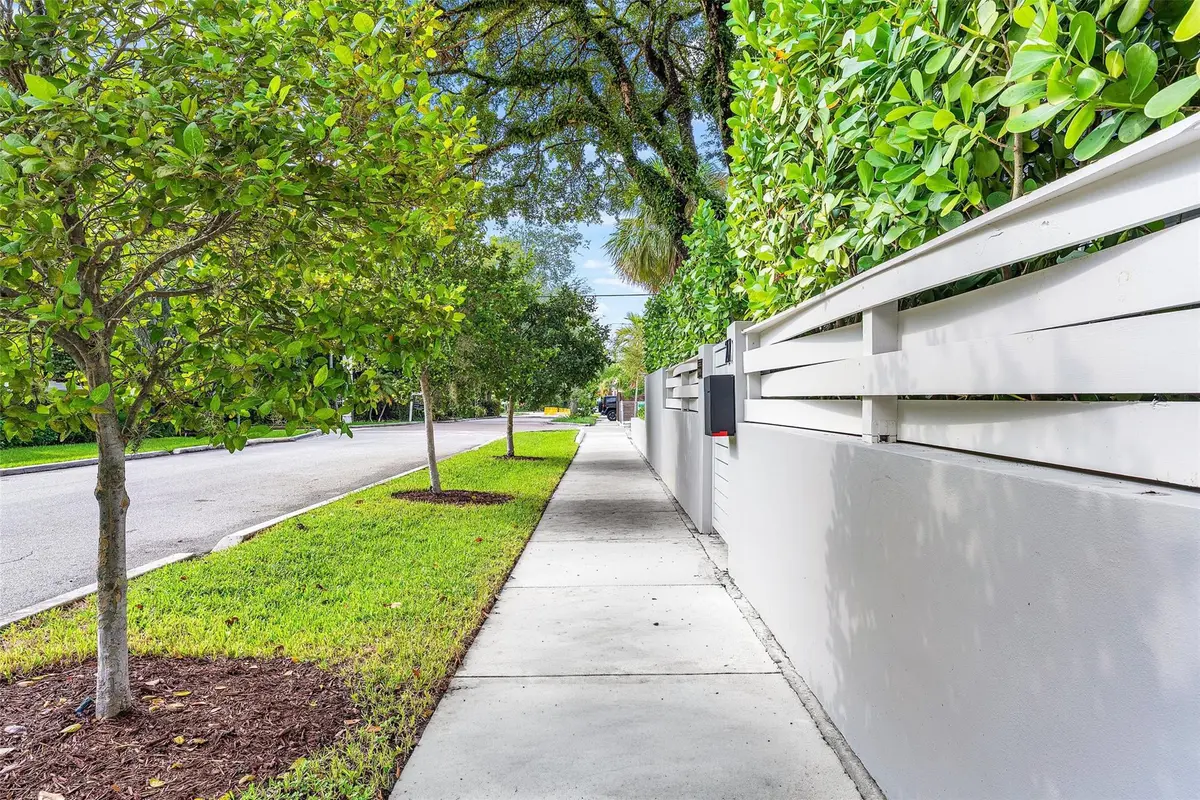 Photo 6 at 217 SE 16th Avenue, Fort Lauderdale