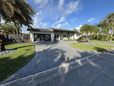 3017 NE 57th Street, Fort Lauderdale – Single Family Residence for sale