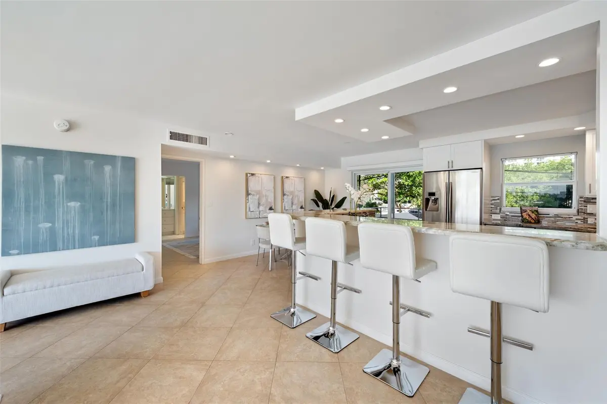 Photo 7 at 215 N Birch Road 2b, Fort Lauderdale