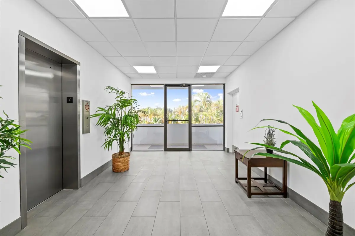 Photo 5 at 2150 S Andrews Avenue, Fort Lauderdale