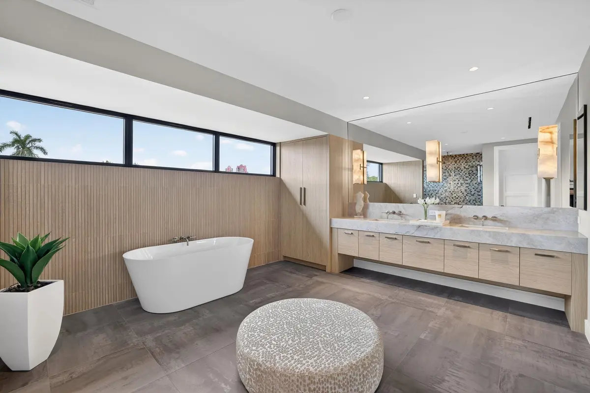 Photo 6 at 1918 Intracoastal Drive, Fort Lauderdale