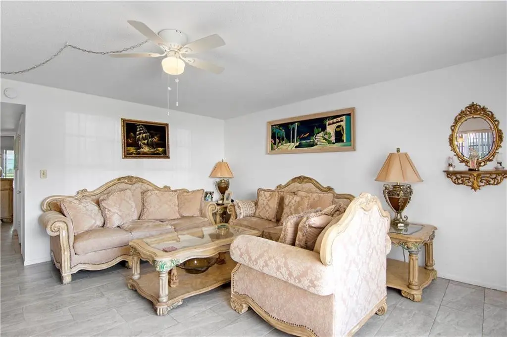 Photo 1 at 11 S Vista Palm Lane 102, Vero Beach