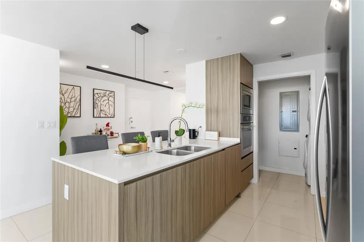 Photo 3 at 600 NE 27th Street 2301, Miami