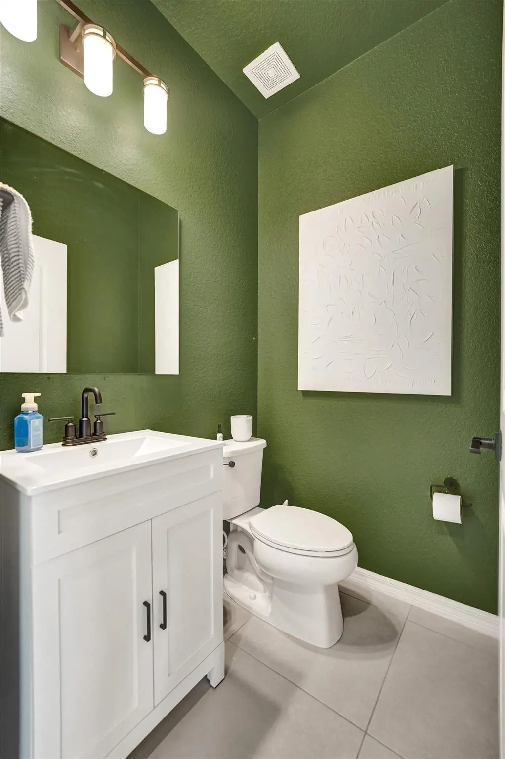 Photo 6 at 2118 Appleton Circle, Oakland Park