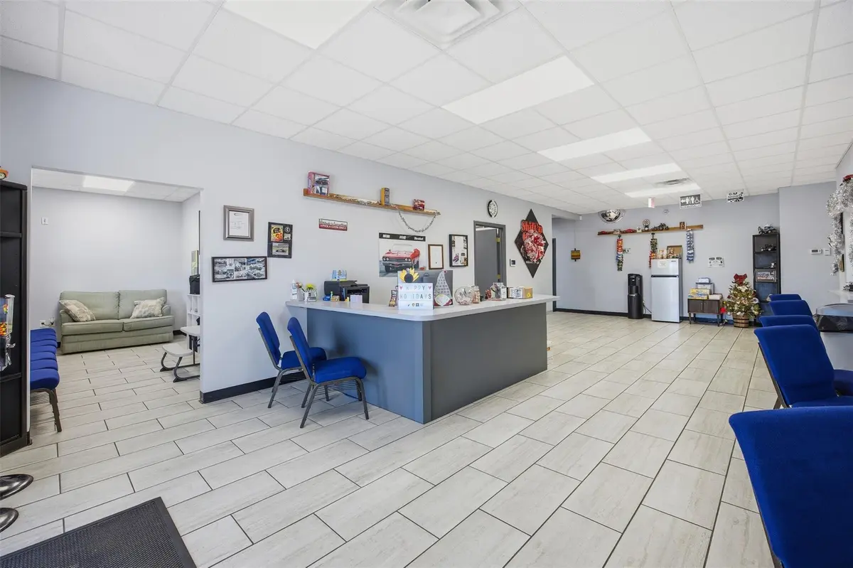 Photo 8 at 20761 US Highway 27, Williston