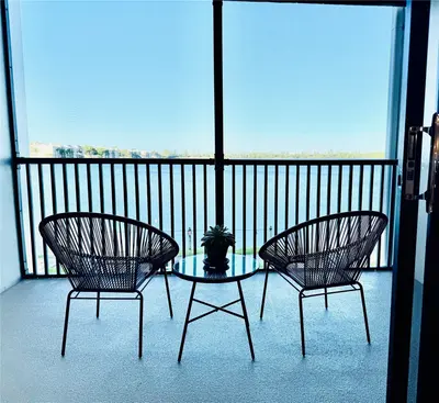 112 Lake Emerald 206, Oakland Park – sold