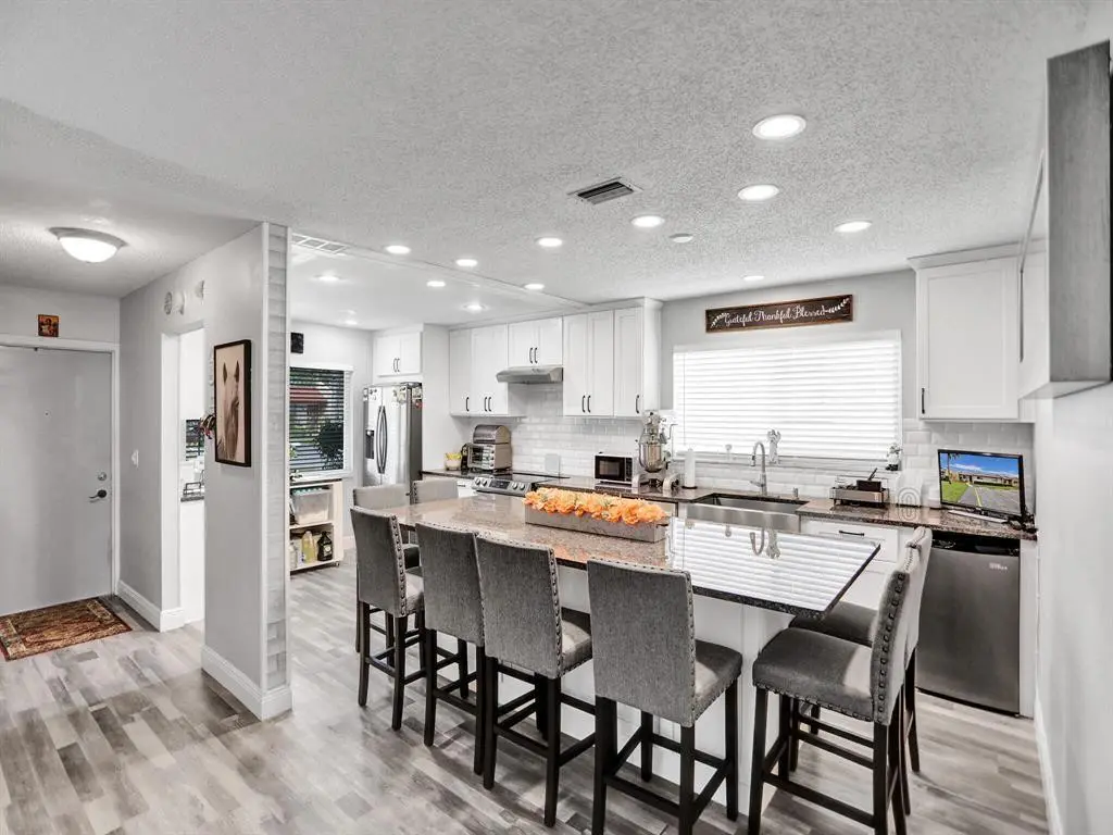 Photo 2 at 138 Lake Barbara Drive 138, West Palm Beach