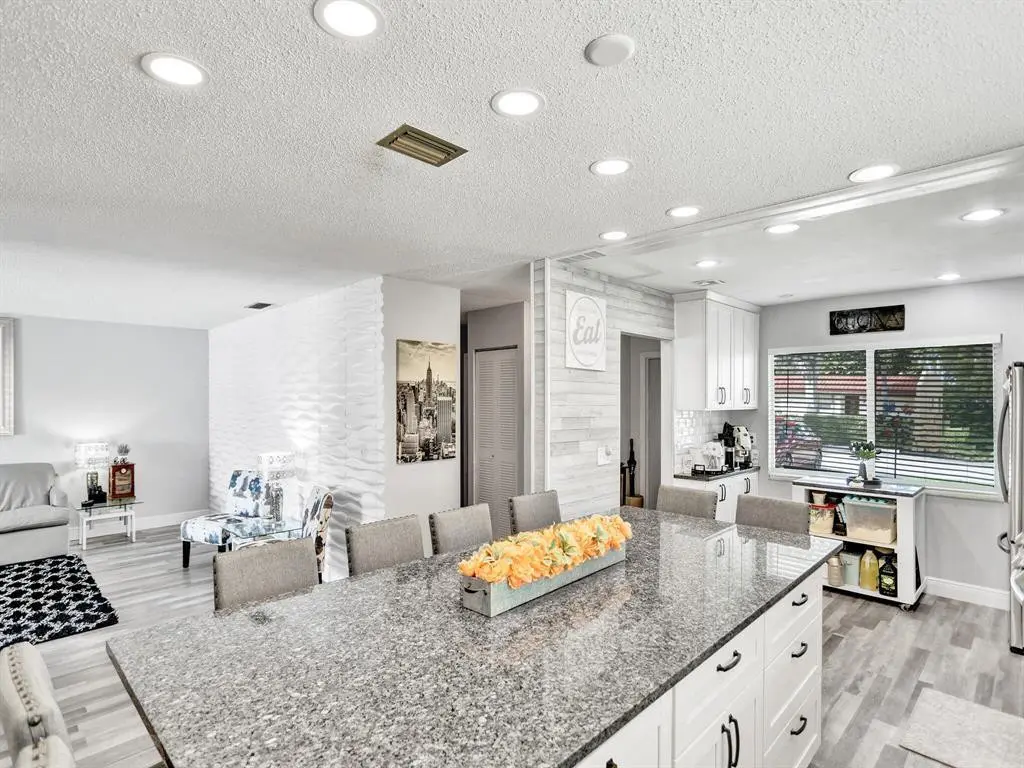 Photo 4 at 138 Lake Barbara Drive 138, West Palm Beach
