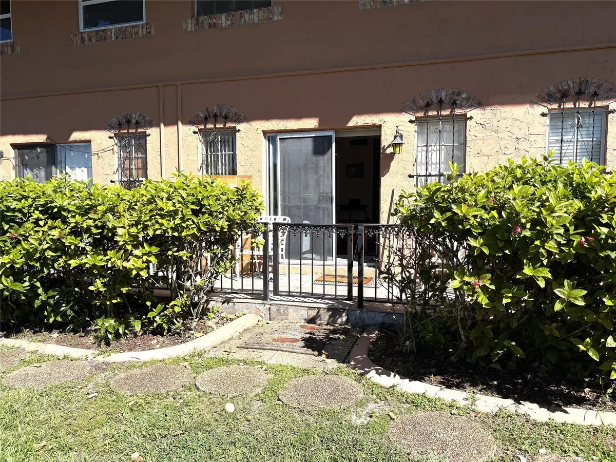 Patio & Sliding doors of Apt. at 620 Tennis Club Drive 105, Fort Lauderdale