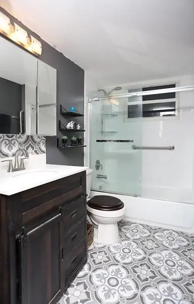 Master Bath at 103 Royal Park Drive 1e, Oakland Park