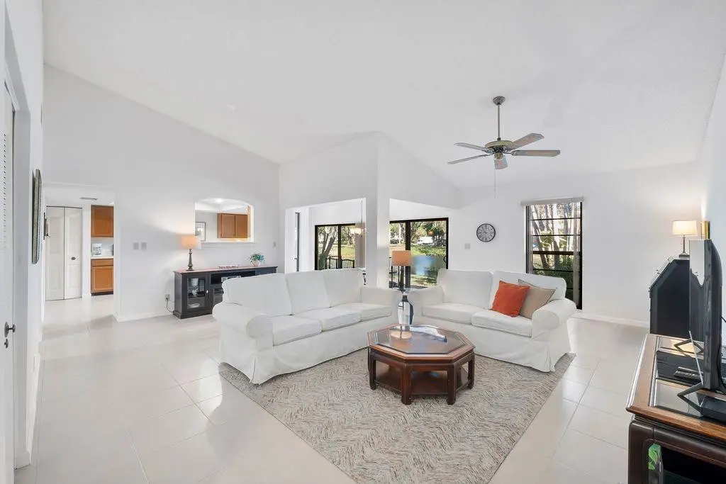 Photo 5 at 620 Deer Creek Edgewater Drive 620, Deerfield Beach