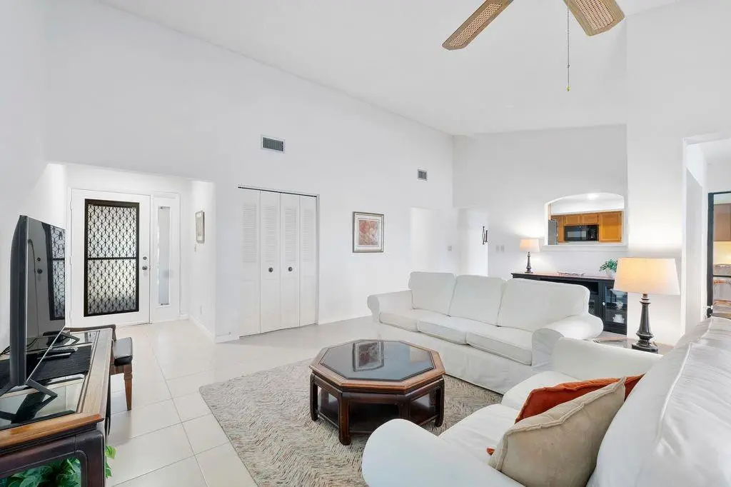 Photo 6 at 620 Deer Creek Edgewater Drive 620, Deerfield Beach