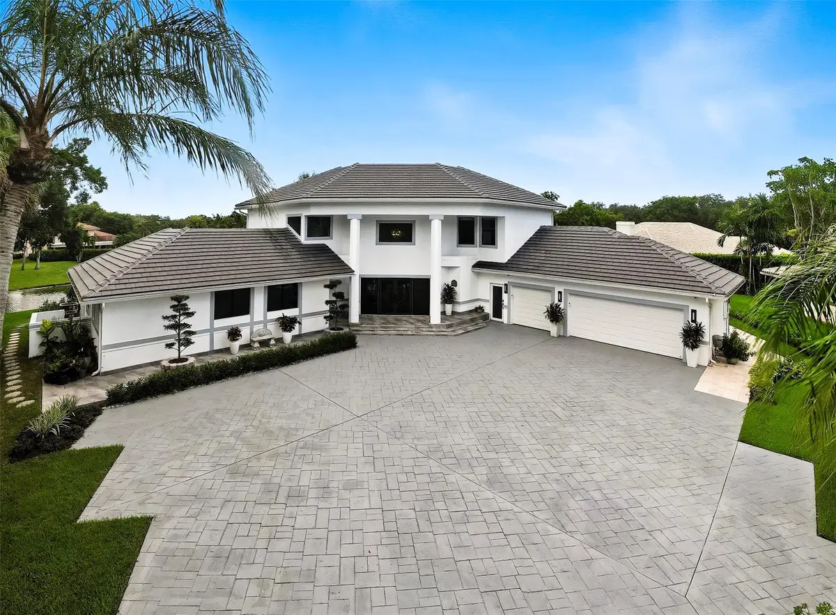 Photo 2 at 10038 Vestal Place, Coral Springs