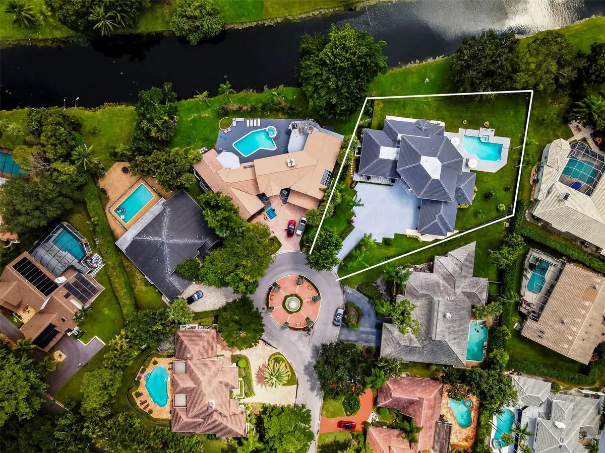 Photo 3 at 10038 Vestal Place, Coral Springs
