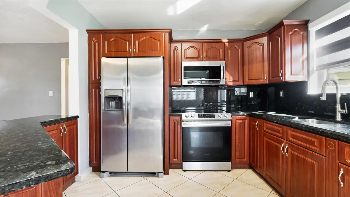 Photo 2 at 3140 Sheridan Lane, Hollywood