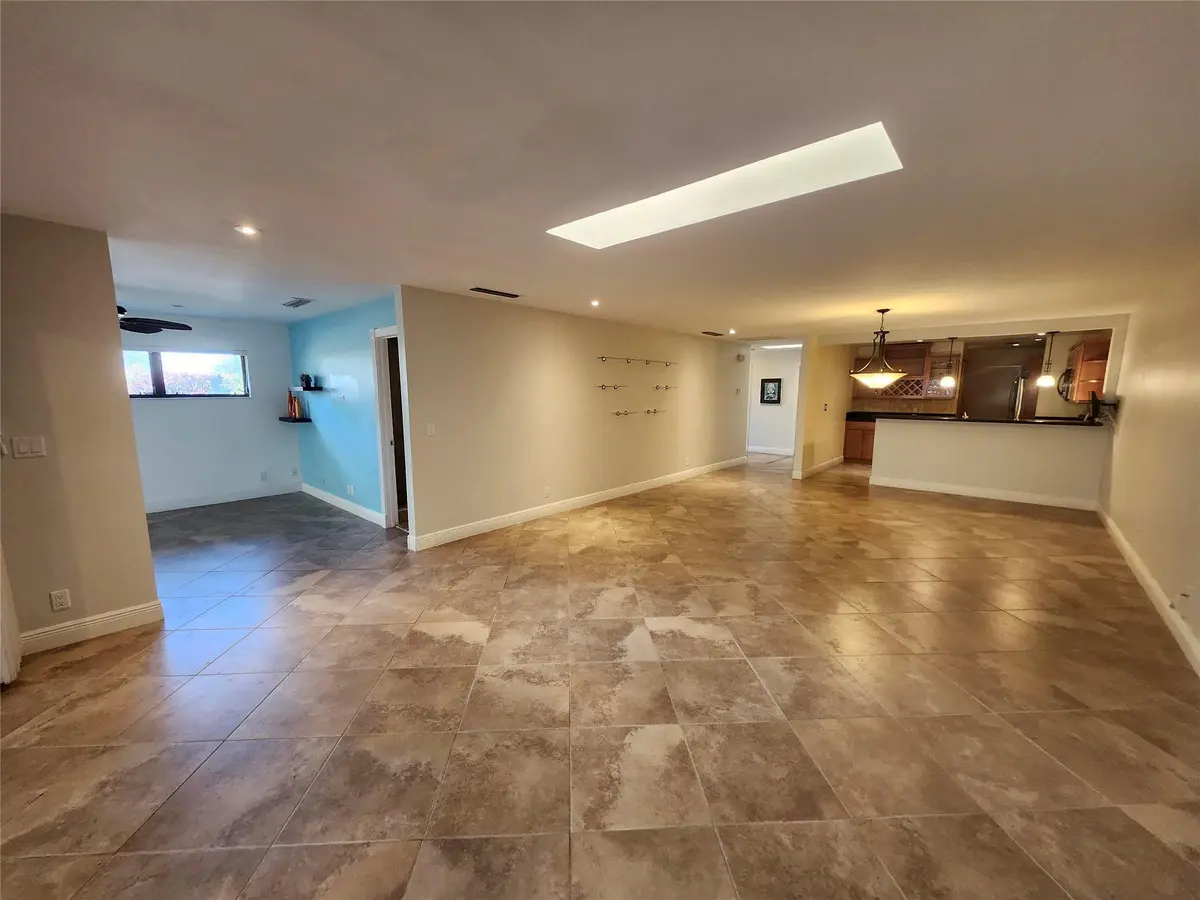 Photo 7 at 201 Dunwoody Lane 17-87, Hollywood