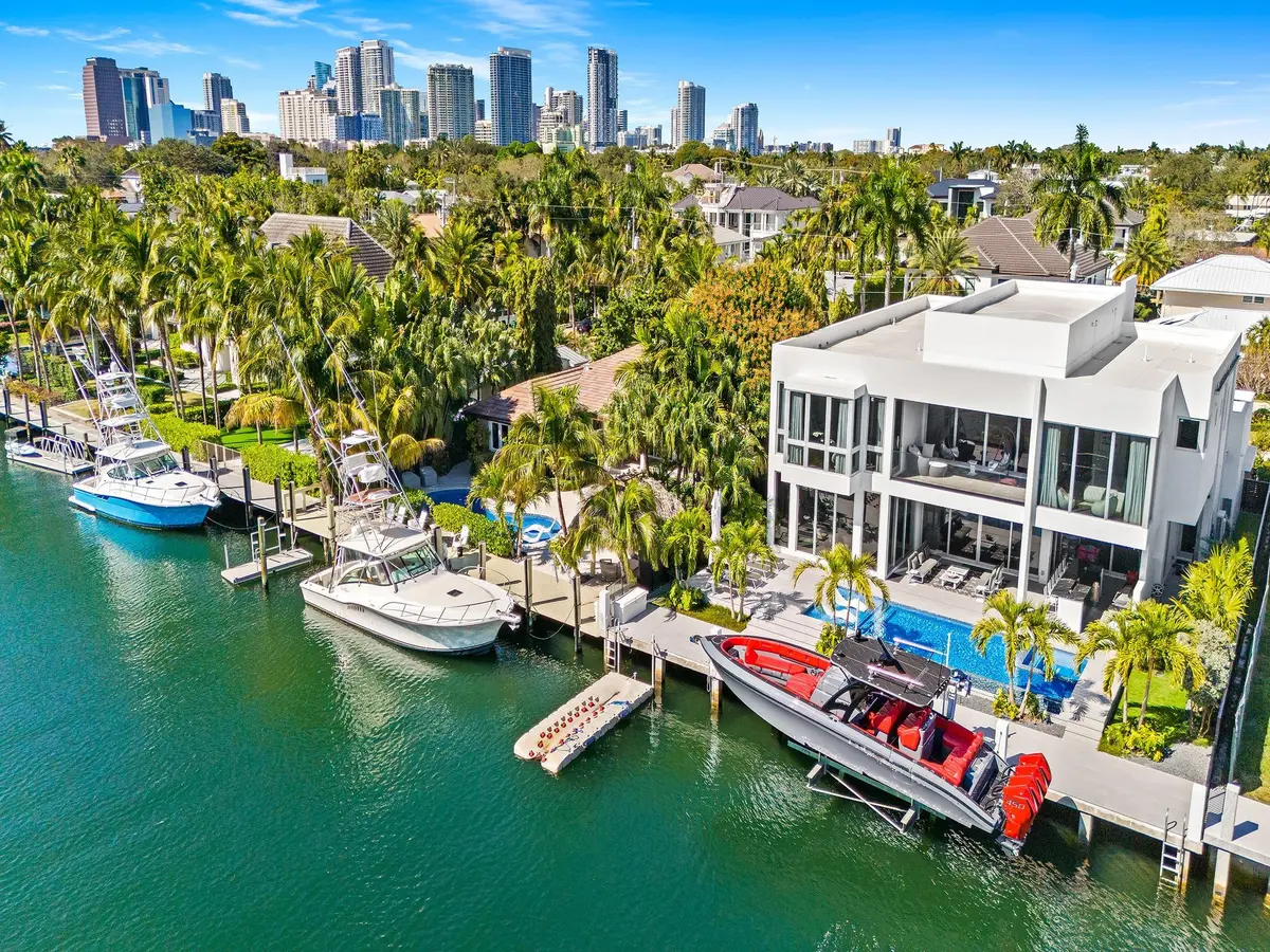 Photo 1 at 1528 SE 11th Street, Fort Lauderdale