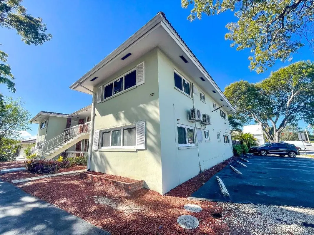 Photo 3 at 4213 NE 21st Avenue, Fort Lauderdale