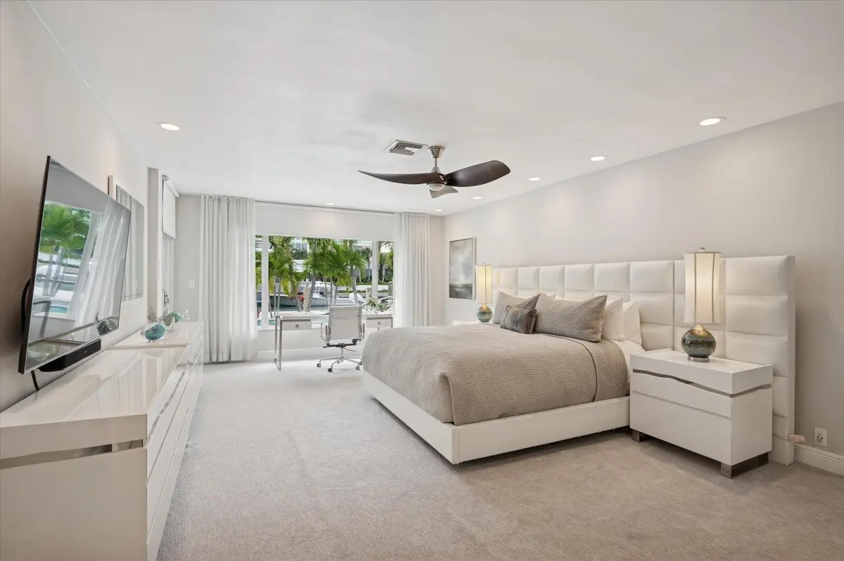 Photo 5 at 2540 Mercedes Drive, Fort Lauderdale