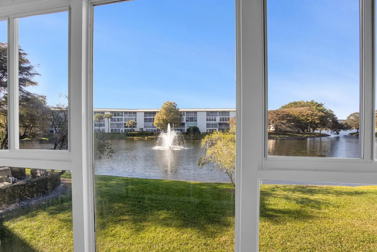 Photo 10 at 1705 Andros Isle J2, Coconut Creek