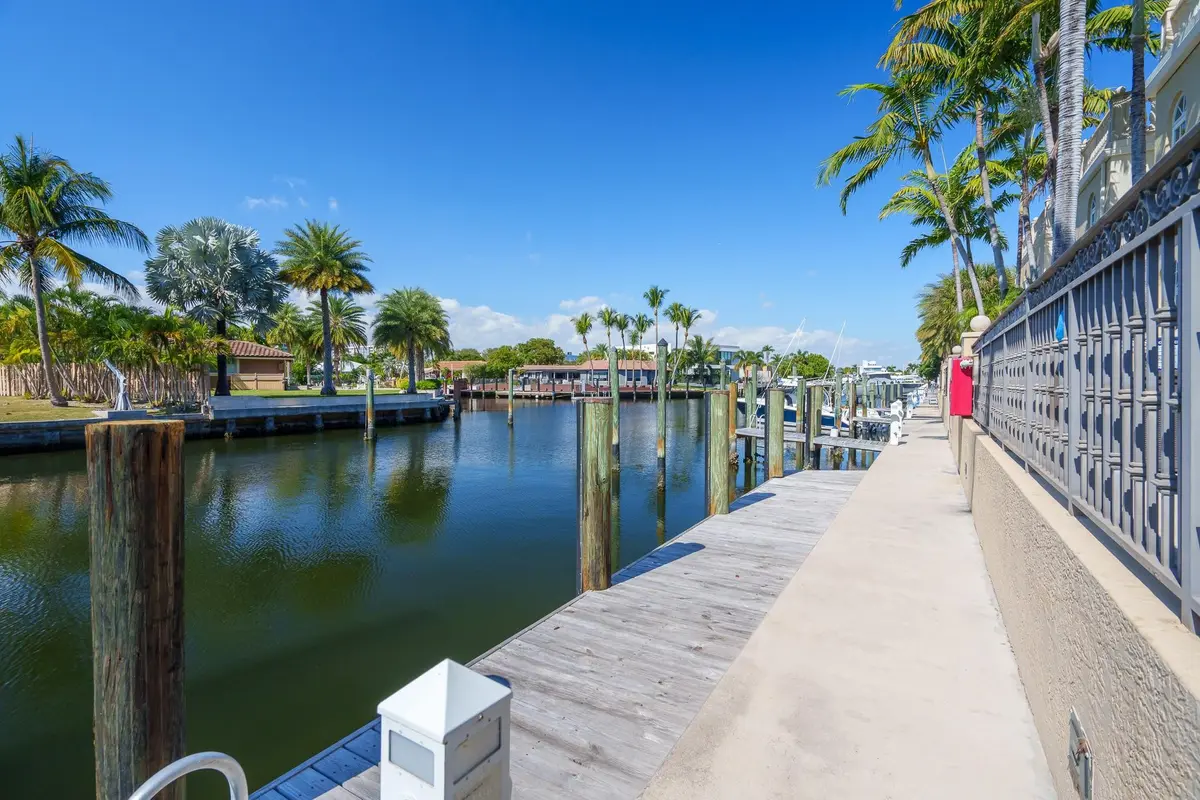 DEEDED DOCK at 237 Garden Court, Lauderdale-By-The-Sea