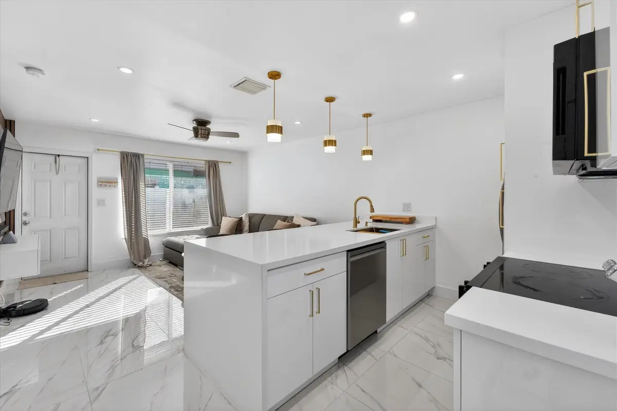 Photo 2 at 883 NE 33rd Street, Oakland Park
